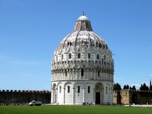 Batistério, em Pisa, Toscana, Itália