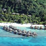 Bora-Bora: grupo de palafitas vistas do alto