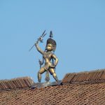 Peça de bronze, telhado em Patan, Nepal