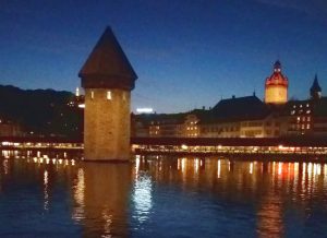 Lucerna, Ponte da Capela e Tprre de Água à noite