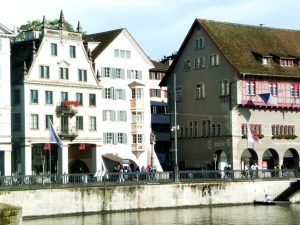 Zurich, as margens do rio Limmat