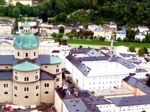 Centro histórico de Salzburgo vistao do alto