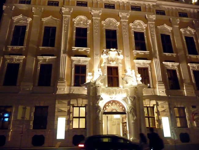 Edifício em Viena, à noite